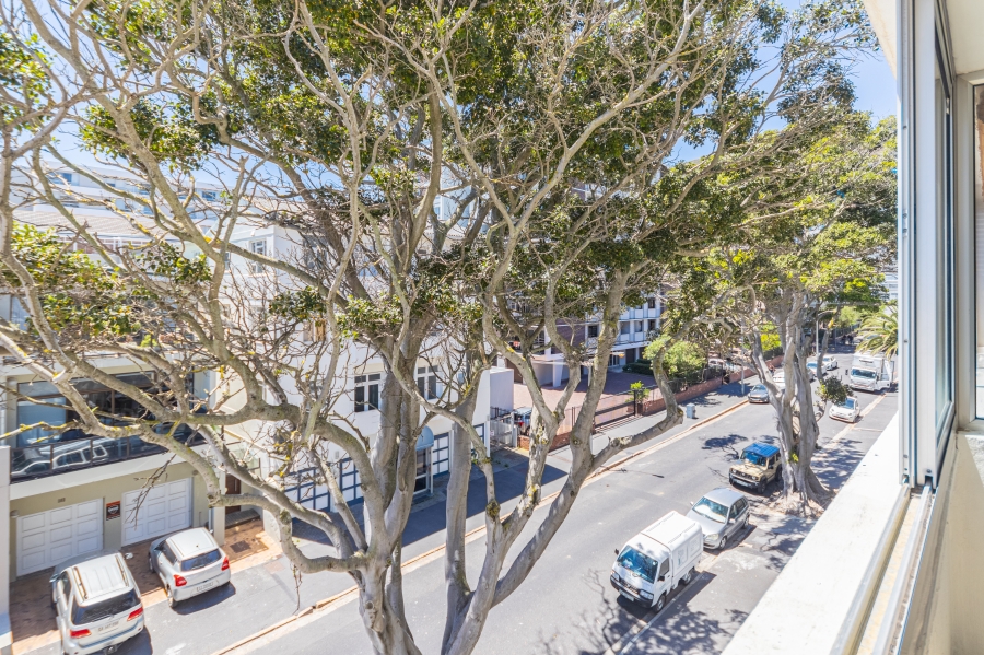 2 Bedroom Property for Sale in Sea Point Western Cape